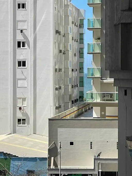 Apto Vista Mar, Frente Ao Shopping Atlantico Balneário Camboriú 公寓
